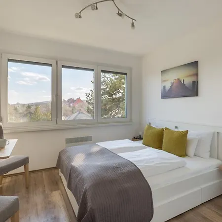 Pauzo Balaton アパートホテル