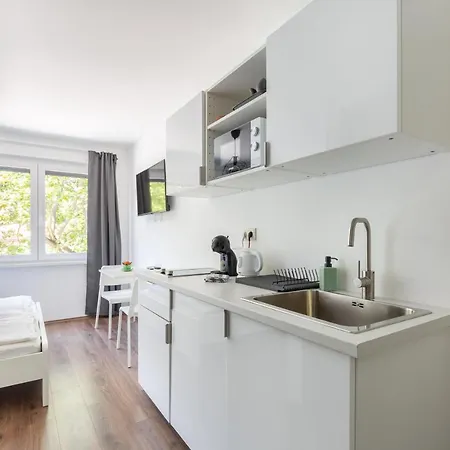 מלון דירות Pauzo Balaton 4*