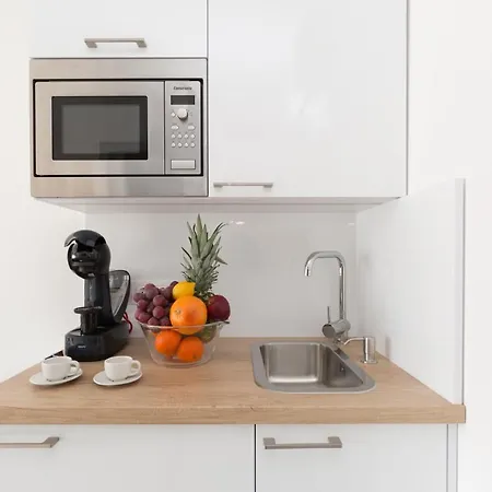 アパートホテル Pauzo Balaton Balatonföldvár