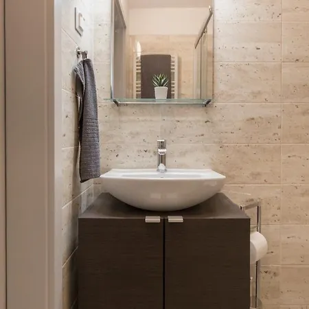 アパートホテル Pauzo Balaton 4*