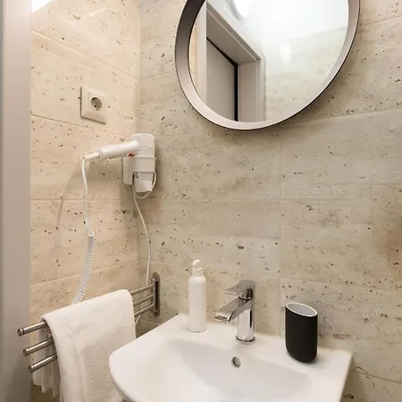 Pauzo Balaton アパートホテル