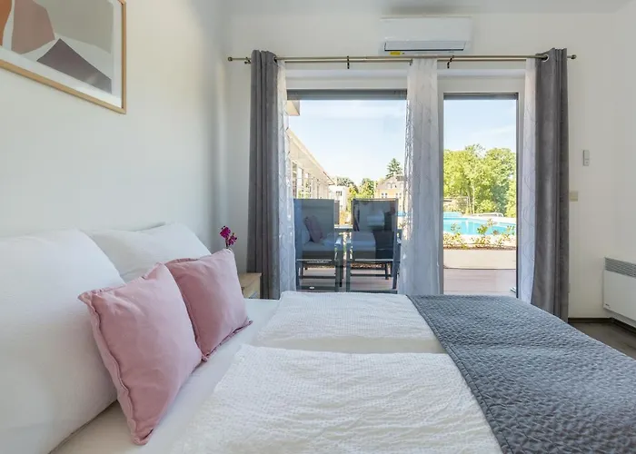 Aparthotel Pauzo Balaton 4*