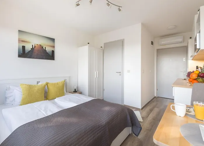 Pauzo Balaton Aparthotel Balatonföldvár