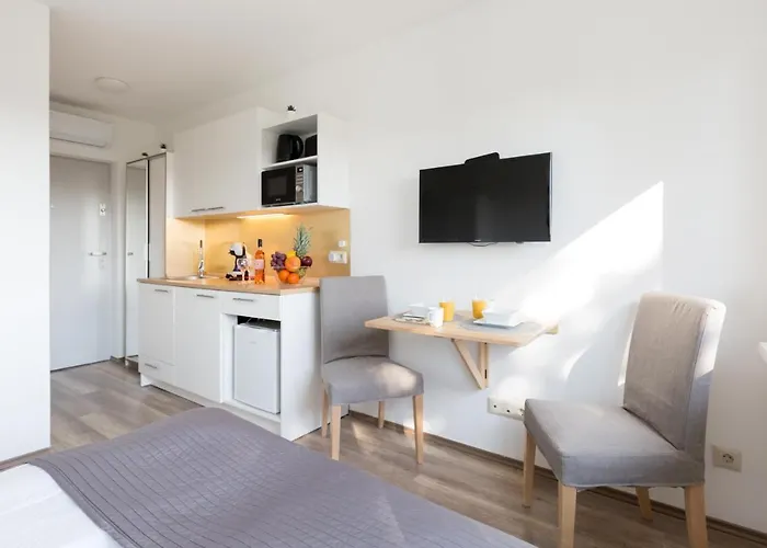 Aparthotel Pauzo Balaton Balatonföldvár