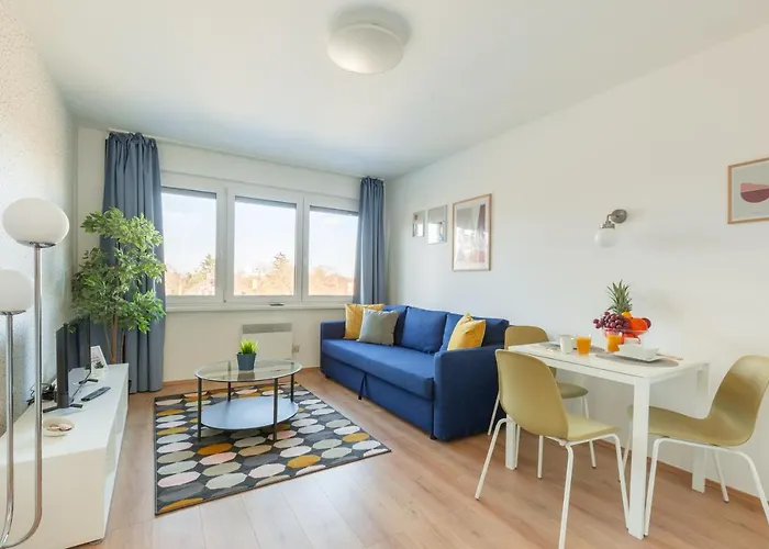 Pauzo Balaton מלון דירות 4*