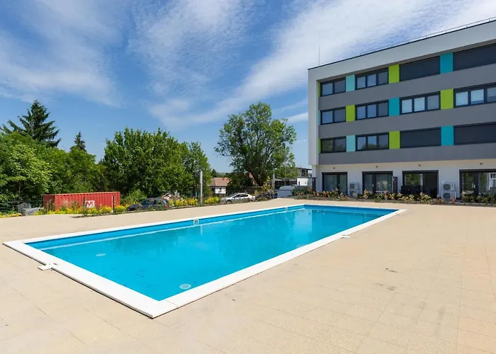 Pauzo Balaton Aparthotel