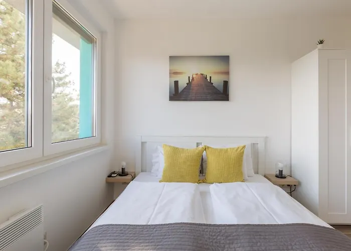 Pauzo Balaton מלון דירות 4*