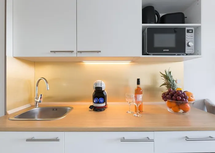 Pauzo Balaton מלון דירות 4*