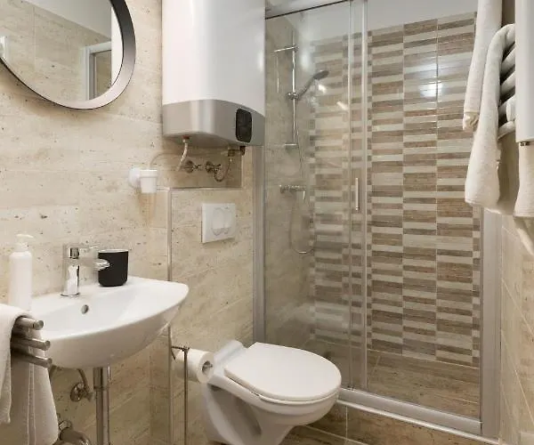 Pauzo Balaton מלון דירות