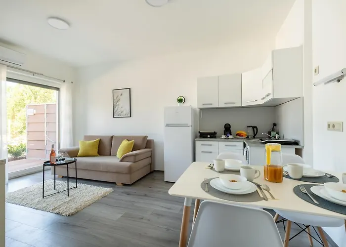 Aparthotel Pauzo Balaton